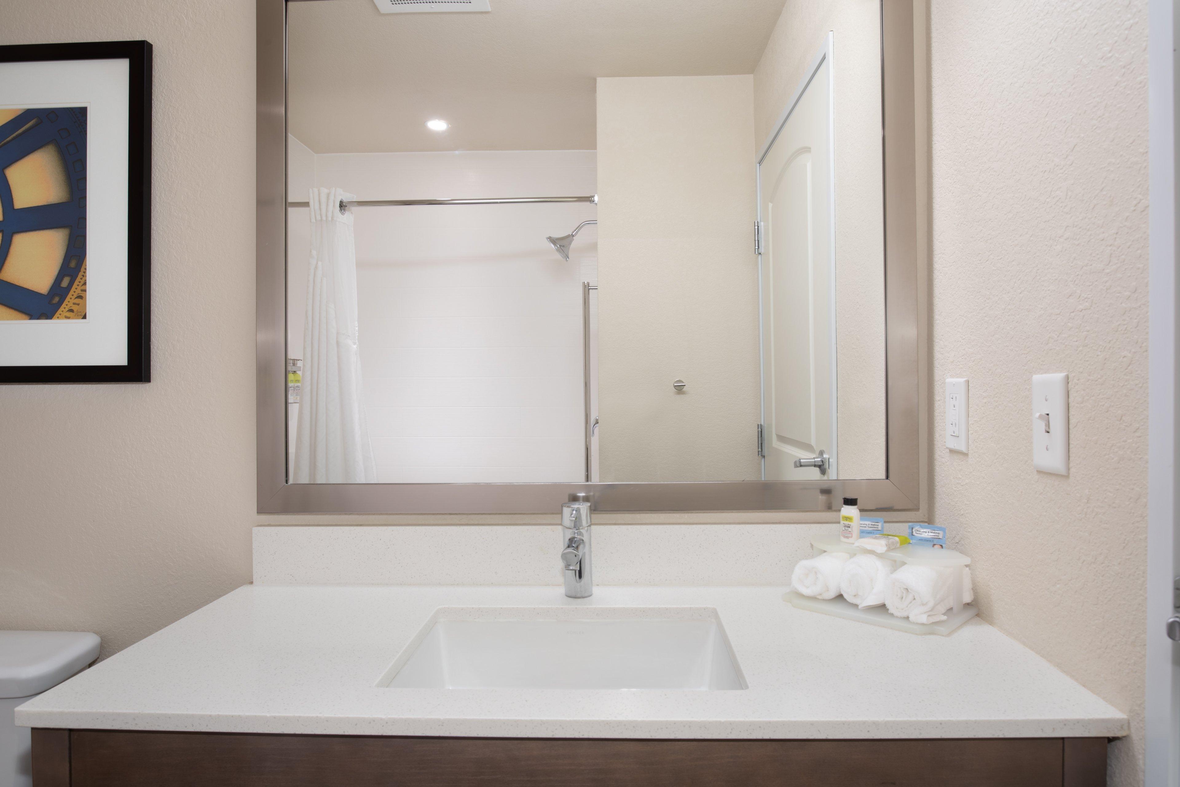 Holiday Inn Express & Suites Manhattan By Ihg Eksteriør bilde