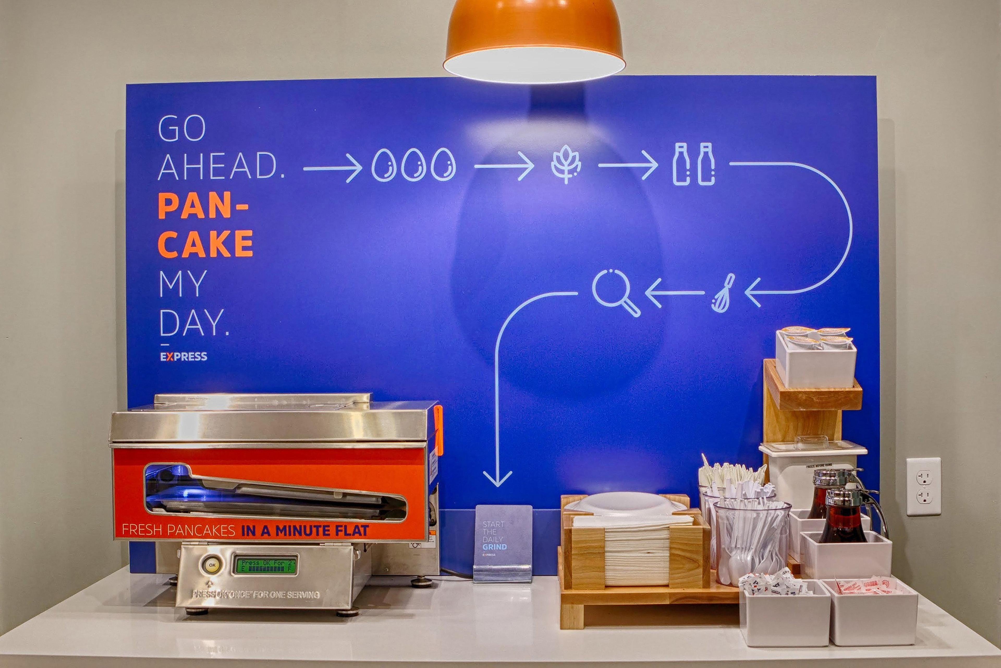 Holiday Inn Express & Suites Manhattan By Ihg Eksteriør bilde
