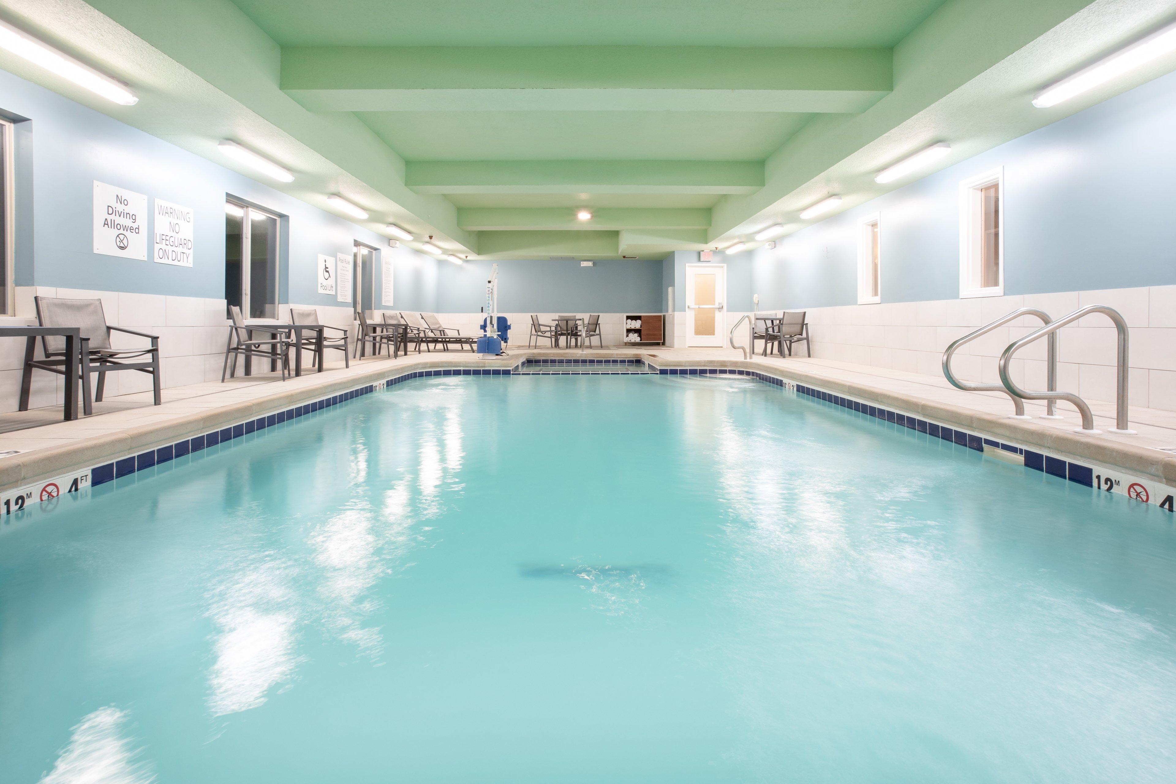 Holiday Inn Express & Suites Manhattan By Ihg Eksteriør bilde