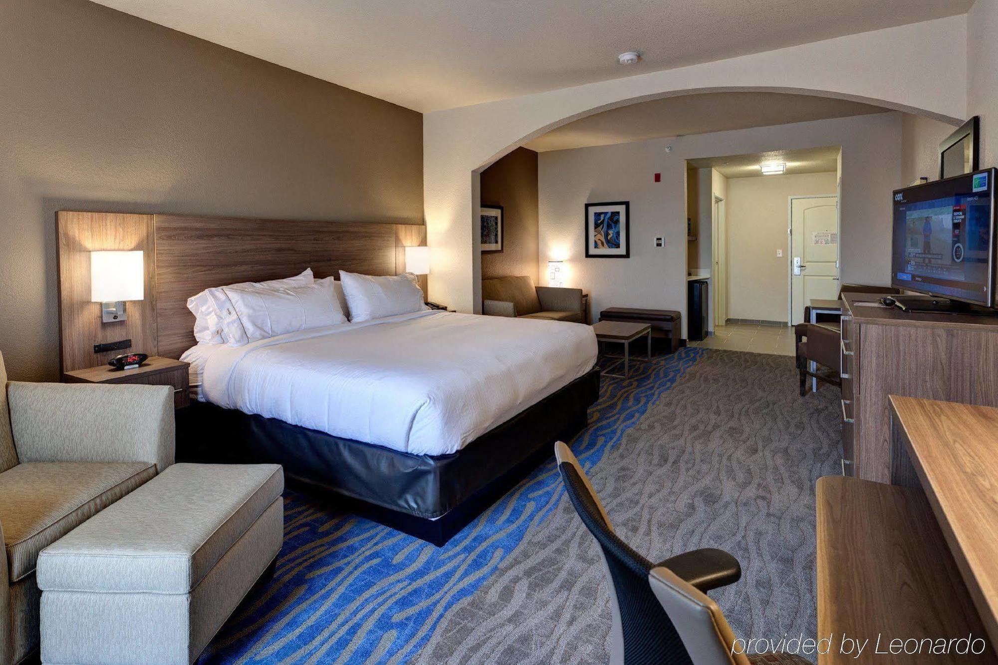 Holiday Inn Express & Suites Manhattan By Ihg Eksteriør bilde